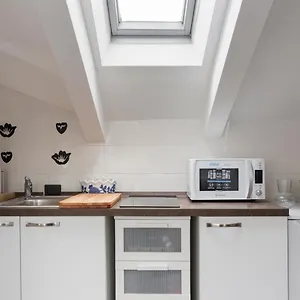 1 Bedroom & 1 Living Apt - Duomo 7 Milán