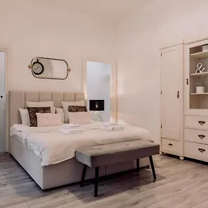  Apartament Wenceslas Square / Main Station - New Studio***** Czechy